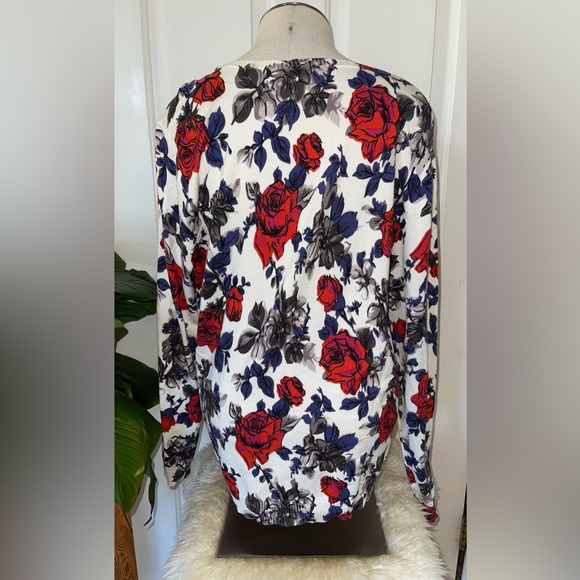 Premise Rose/floral V-neck sweater XL - Picture 2 of 5